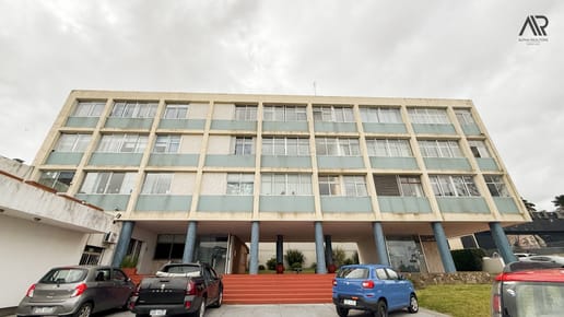 ALQUILER APARTAMENTO BUCEO RAMBLA ARMENIA TRES DORMITORIOS COCHERA ESPACIO VERDE
