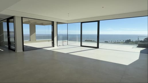 Venta Penthouse Duplex Golf 4 dormitorios en suite y servicio parrillero