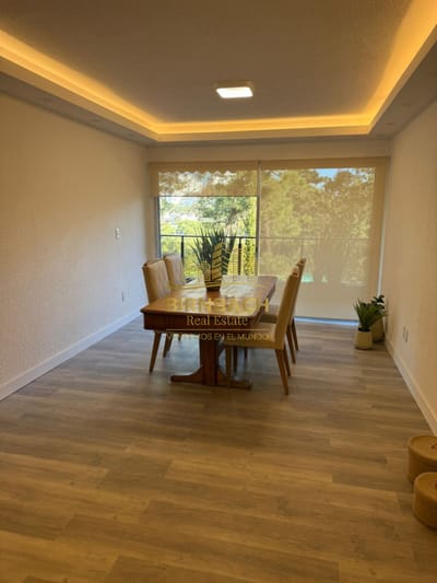 Apartamento Cuatro Dormitorios Reformado con Parrillero Propio en Green Leaves Playa Mansa, en Venta