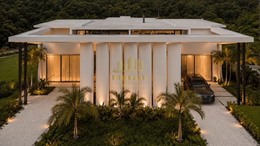 Casa 4 dormitorios con piscina en Village Solanas, Punta del Este - Venta en pozo