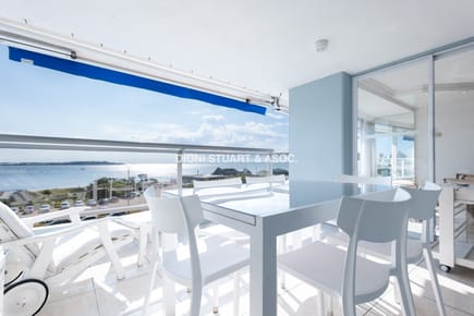 VENTA APARTAMENTO BEVERLY TOWER - 3 DORMITORIOS EN SUITE + DEPENDENCIA DE SERVICIO CON PARRILLERO - PLAYA MANSA