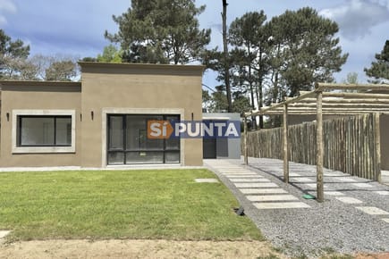 Casa en Venta a Estrenar, 3 dormitorios, Barrio Privado Parque Burnett Pinares