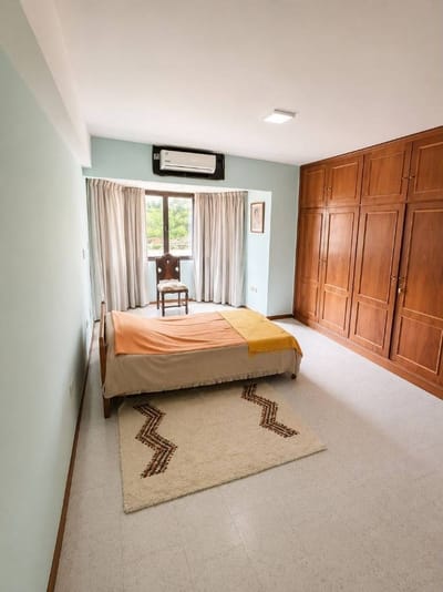 Vendo Departamento de 4 Dormitorios - Zona Inter.