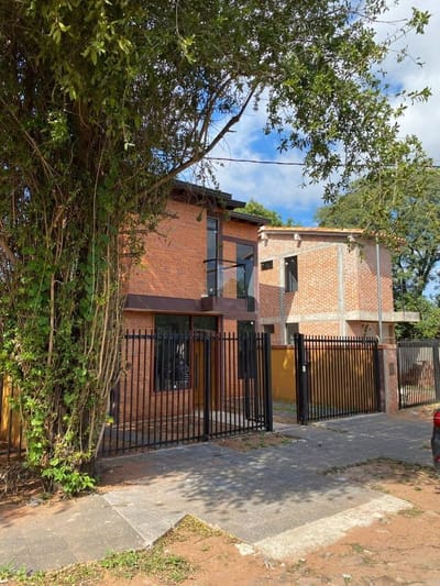 VENTA DUPLEX EN LAMBARE HERMOSO 