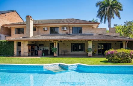  Residencia de categoría en Las Lomas – Asunción
