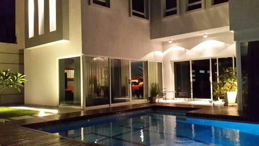 RESIDENCIA MINIMALISTA EN ALQUILER | LAS LOMAS – ZONA SHOPPING DEL SOL