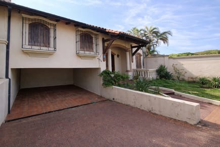 VENDO AMPLIA CASA EN BARRIO SAN VICENTE‼️