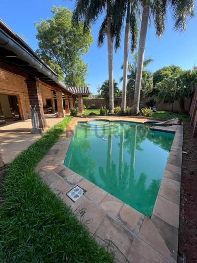 Vendo casa de 5 habitaciones barrio Las Lomas Asuncion (Z/ Shopping del Sol)