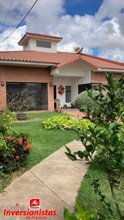 AMPLIA CASA EN VENTA O ALQUILER CONDOMINIO ASAI II, DOBLE VIA