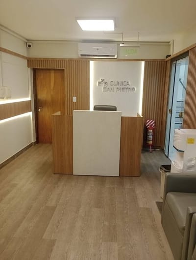 Oficina para consultorio medico en alquiler - Clinica San Pietro