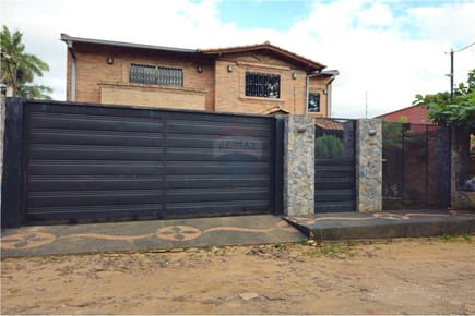 Casa En Venta En Zona Laguna Grande. Fernando De La Mora