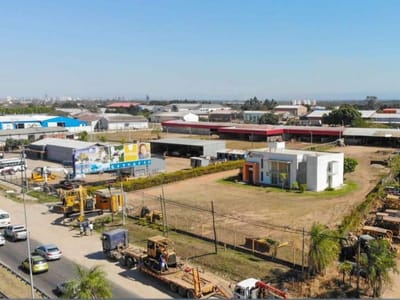 TERRENO EN ALQUILER CON OFICINAS - ZONA NORTE