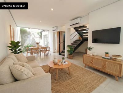 Vendo dúplex a estrenar de 4 dormitorios en Fernando de la Mora zona Norte