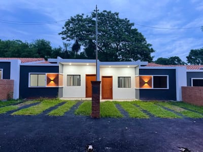 Chalets a estrenar en Los Pinos camino Luque - Sanber 