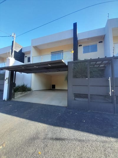 ALQUILO AMPLIO DÚPLEX CON QUINCHO EN LUQUE – ZONA CONMEBOL