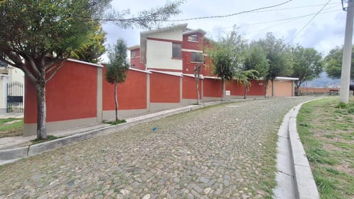 CASA EN ALQUILER ACHUMANI LOS ROSALES URBANZACIÓN PRIVADA TERRA MARÍA