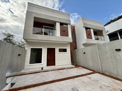 Vendo duplex sobre Manuel Gondra - Altos del Golf , Lambaré
