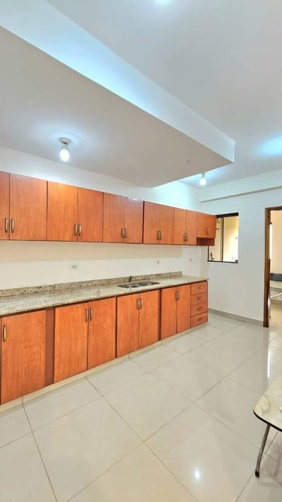 ALQUILO DÚPLEX DE 3 HABITACIONES EN LUQUE
