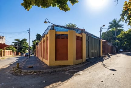 ESPECIAL PARA INVERSORES- EN VENTA CASA EN ESQUINA- BARRIO JARA