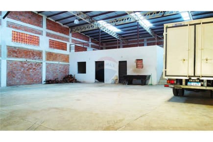 ALQUILO TINGLADO CON OFICINAS, LAMBARE - 4 MOJONES