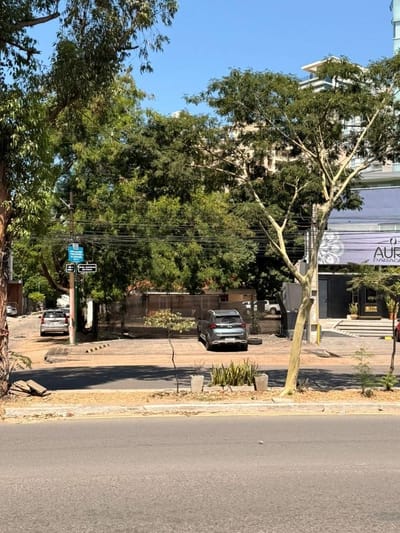 Vendo propiedad sobre la Avda Aviadores del Chaco, Asunción