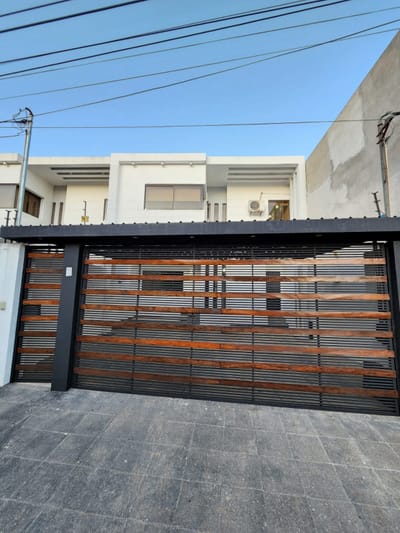  Alquiló. triplex  zona Paseo la Galería   