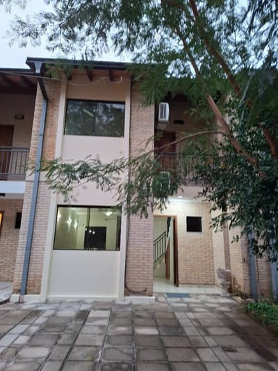 ALQUILO DUPLEX EN ECONATURA 5 LAMBARE