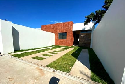 HEERMOSA CASA EN VENTA A ESTRENAR - ZONA NORTE