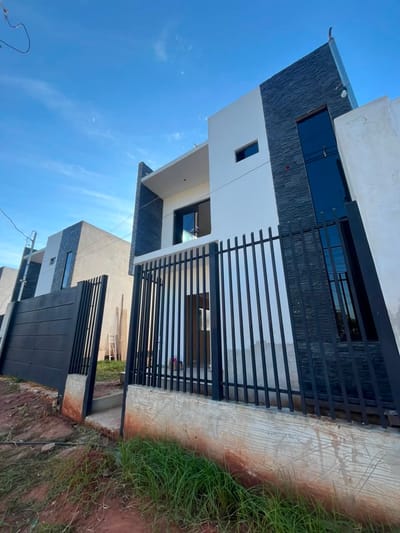EN VENTA DUPLEX A ESTRENAR EN LAMBARE