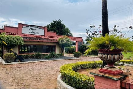 ALQUILO HERMOSO CHALET EN EL BARRIO CERRADO PILAR DEL ESTE