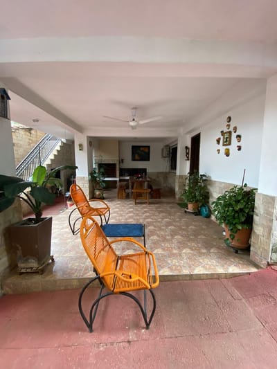 VENTA DE CASA + DEPARTAMENTO INDEPENDIENTE EN SAN LORENZO