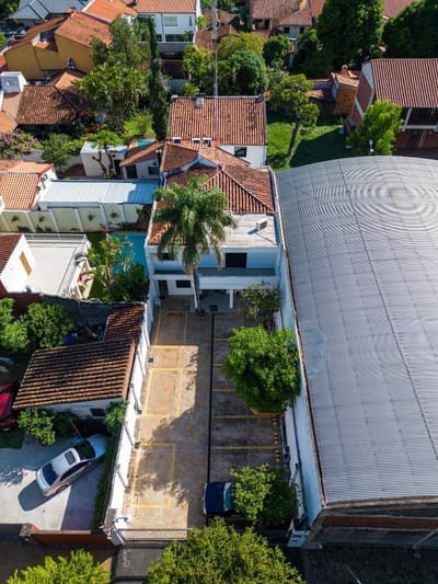 EN VENTA PROPIEDAD COMERCIAL EN LOS LAURELES