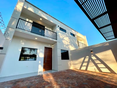 ALQUILO DUPLEX DE 3 DORMTS, LAMBARE, ZONA PARQUES DEL YACHT