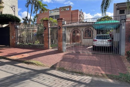 Casa en ubicación estratégica Barrio Herrera
