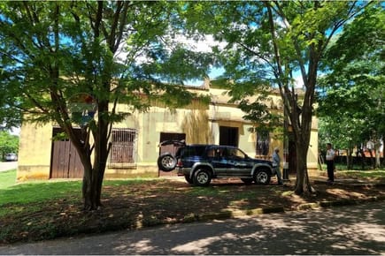 Esquina amplia en Venta en Acahay. 