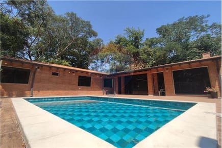 Casa-Venta-PY Cordillera San Bernardino  Avda Mbocaja  San Bernardino.  COD 500