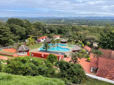 QUINTA EXCLUSIVA EN VENTA - ZONA SUR OESTE