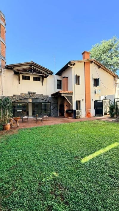 Exclusiva Residencia con Potencial Residencial.