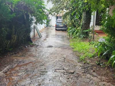 VENDO AMPLIA PROPIEDAD EN VILLAMORRA. ZONA RESIDENCIAL MEDIDA 1000 MTS2