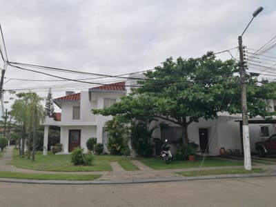 HERMOSA CASA DE 2 PLANTAS EN EL CONDOMINIO GÉNESIS