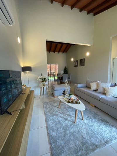 EN VENTA CASAS DE 3 DORMITORIOS EN SALADO - LIMPIO