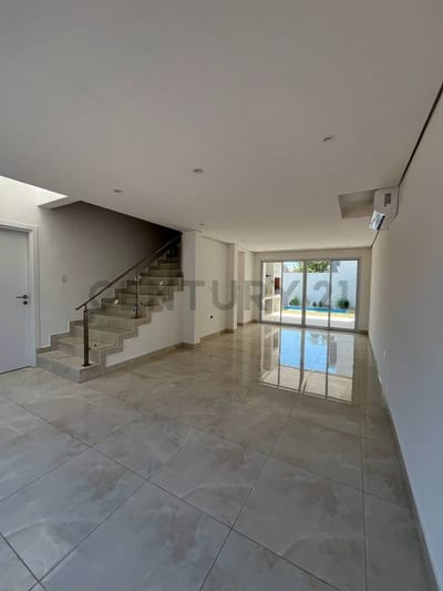 Venta de Casa Dúplex en Luque, Central