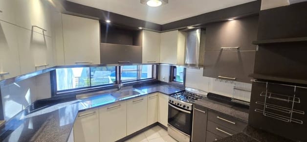 Oportunidad en alquiler: HERMOSA RESIDENCIA- B° YCUA SATI