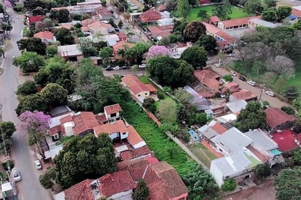 Venta de Casa Sobre Avda. Cacique en Lambaré 