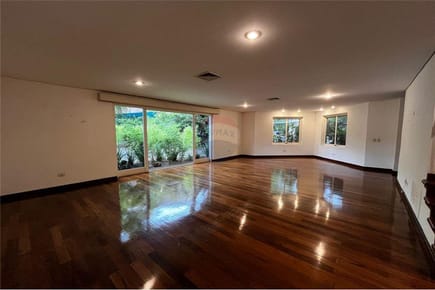 Alquilo fina residencia en Condominio Botanica 2