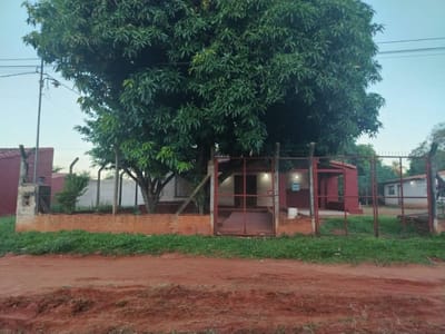 VENDO CASA EN DOS TERRENOS EN AREGUÁ CAACUPEMI