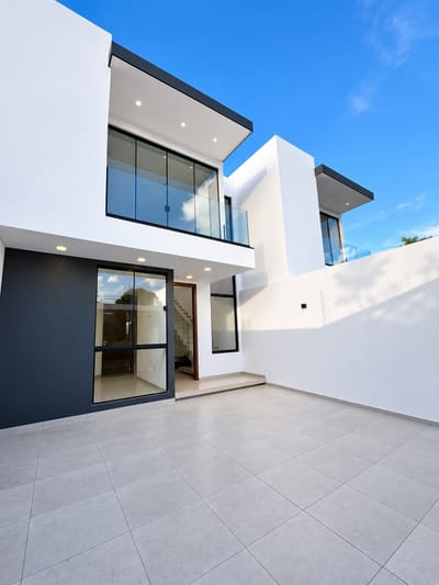 CASA EN VENTA ENTRE AV. PARAGUA Y MUTUALISTA 3ER ANILLO 