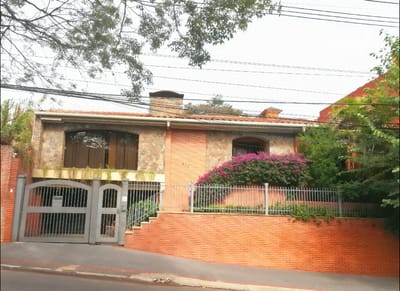 EN VENTA CASA EN BARRIO MCAL. LÓPEZ