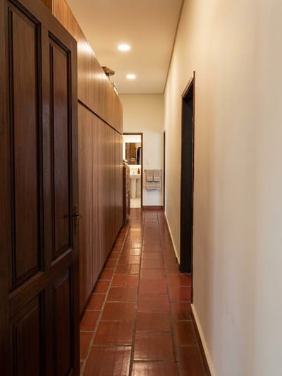 Casa Amplia En Venta, Lambare Barrio Puerto Pabla