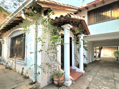 CASA ESTILO COLONIAL EN BARRIO REPUBLICANO!!!!